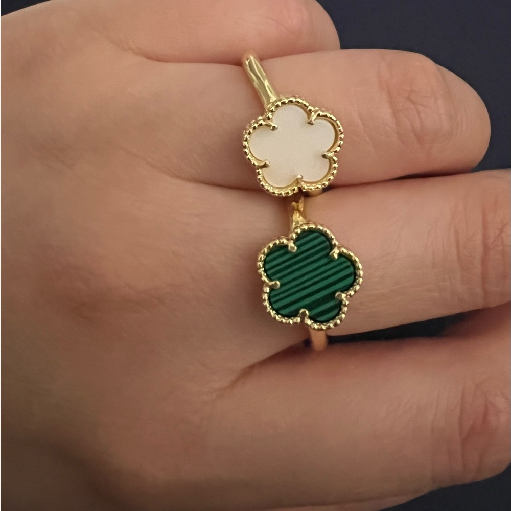 Square 5 Leaf Grass Ring for Women